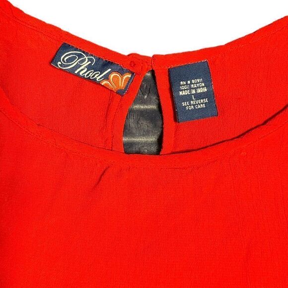 Red Phool Crepe Sleeveless Blouse Tank - Picture 5 of 8